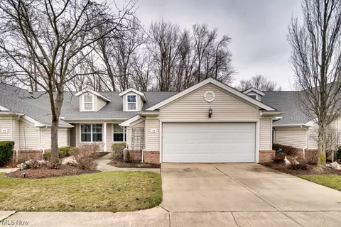 38 Community Dr, Avon Lake, OH 44012