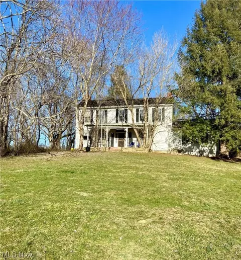 4196 Newark, Elizabeth, WV 26143