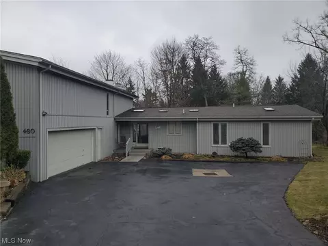 460 Aurora Hudson Rd, Aurora, OH 44202