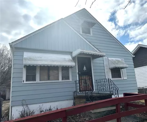 14113 Carrydale, Cleveland, OH 44111
