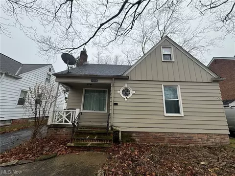 1268 Argonne Rd, South Euclid, OH 44121