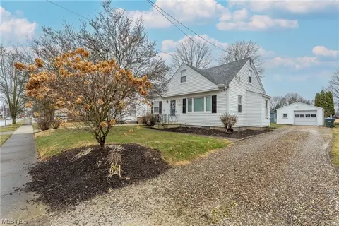 2626 9th St, Cuyahoga Falls, OH 44221