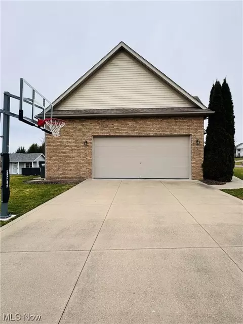 Exterior - 721 E 12th St, Dover, OH 44622 photo 4 of 14