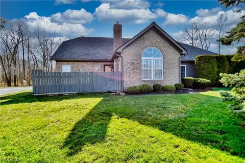 8050 Harbor Creek Dr #2102, Mentor On The Lake, OH 44060
