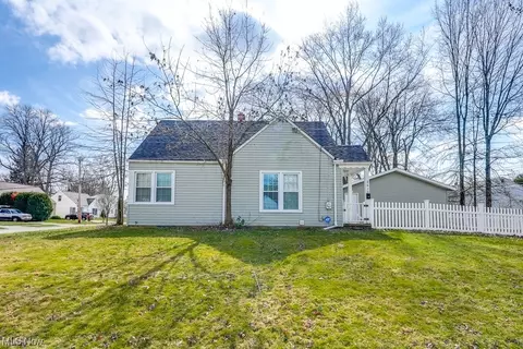 2610 Valley Rd, Cuyahoga Falls, OH 44223