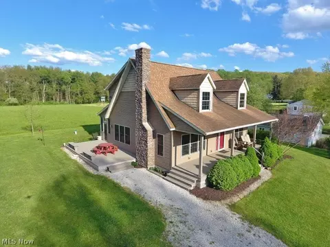 1148 E Lakeside SW, Sherrodsville, OH 44675