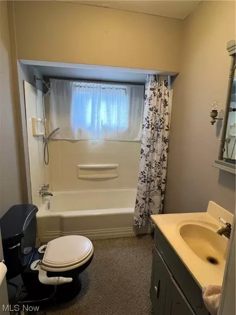 Bath - 3334 Ridgewood Ave, Ashtabula, OH 44004 photo 1 of 2
