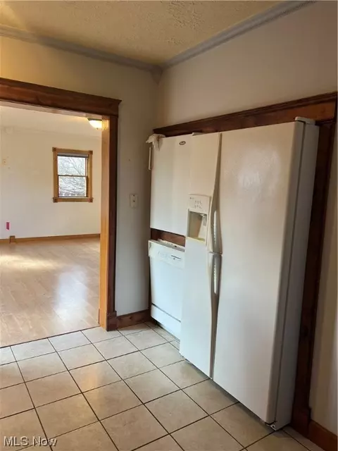Kitchen - 3334 Ridgewood Ave, Ashtabula, OH 44004 photo 6 of 6
