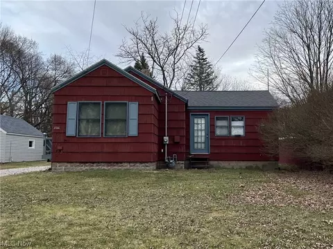 Exterior - 3334 Ridgewood Ave, Ashtabula, OH 44004 photo 5 of 5
