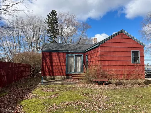 Exterior - 3334 Ridgewood Ave, Ashtabula, OH 44004 photo 2 of 5