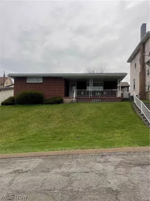 121 Holly Ave, Mingo Junction, OH 43938
