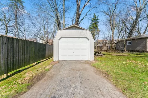 Exterior - 152 Afton Ave, Boardman, OH 44512 photo 3 of 8