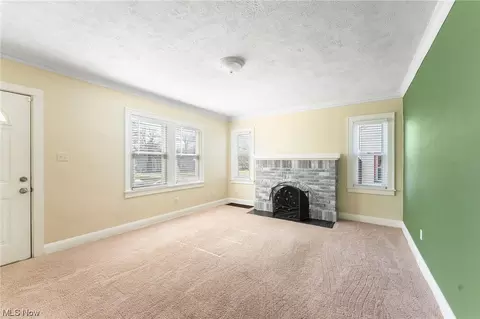 Living - 152 Afton Ave, Boardman, OH 44512 photo 2 of 2