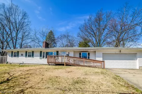 1272 Sunrise Dr, Akron, OH 44307