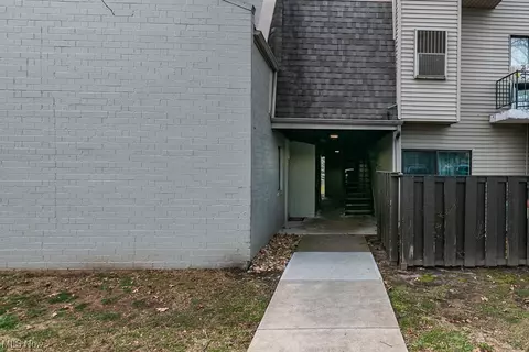 38280 North Ln #K106, Willoughby, OH 44094
