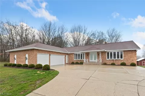 4301 Gene Dr, Seven Hills, OH 44131