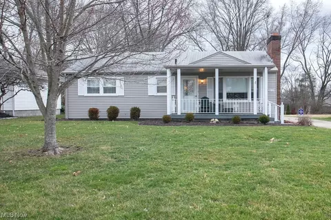 2693 N Brunswick Rd, Youngstown, OH 44511