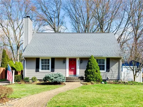 3031 9th St, Cuyahoga Falls, OH 44221