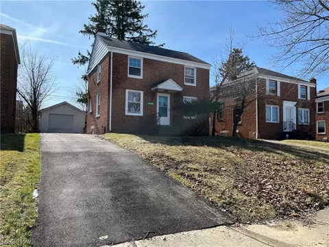 18316 Waterbury Ave, Maple Heights, OH 44137