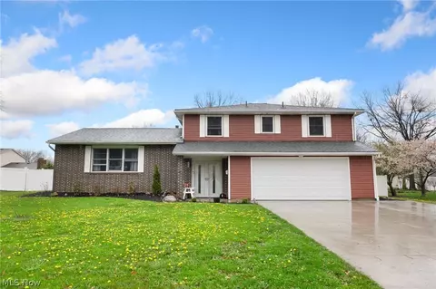 330 Windfall Ln, Wadsworth, OH 44281