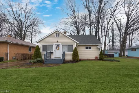 2522 Ingleside Dr, Parma, OH 44134