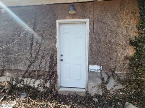 Exterior - 2312 Eschtruth, Elyria, OH 44035 photo 9 of 11