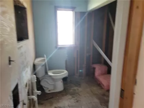Bath - 2312 Eschtruth, Elyria, OH 44035 photo 1 of 1