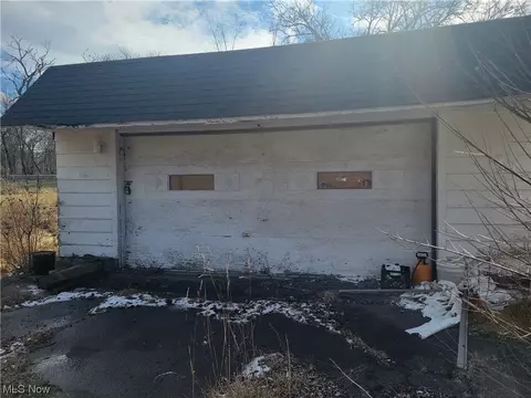 Exterior - 2312 Eschtruth, Elyria, OH 44035 photo 3 of 11