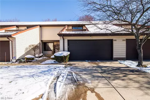 32673 Jefferson Dr #73, Solon, OH 44139