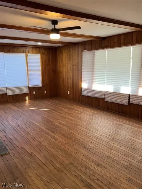 Living - 3905 Carpenter Rd, Ashtabula, OH 44004 photo 3 of 6