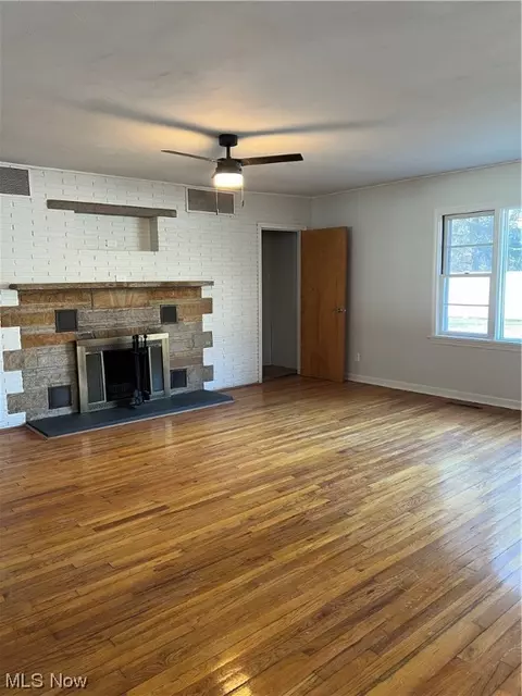 Living - 3905 Carpenter Rd, Ashtabula, OH 44004 photo 6 of 6