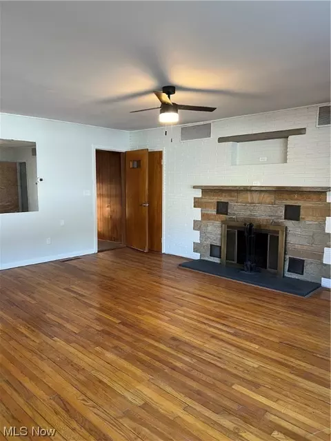 Living - 3905 Carpenter Rd, Ashtabula, OH 44004 photo 5 of 6