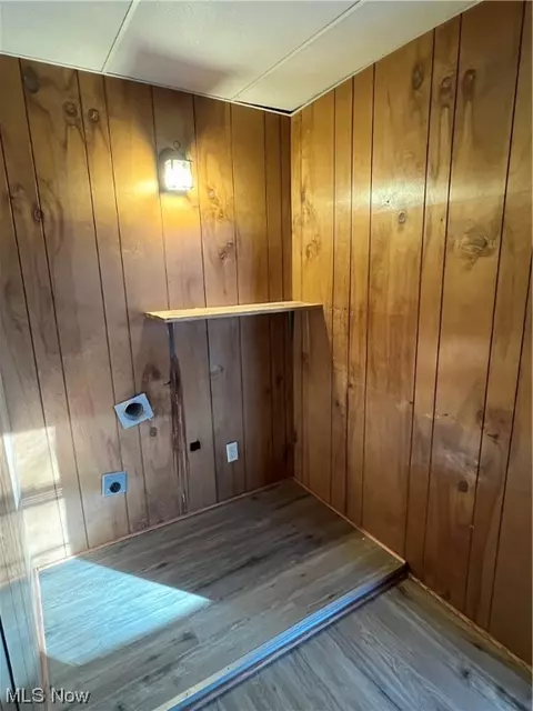 Entry Way - 3905 Carpenter Rd, Ashtabula, OH 44004 photo 1 of 1