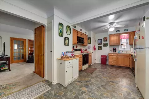 Kitchen - 1750 E 230th, Euclid, OH 44117 photo 5 of 5