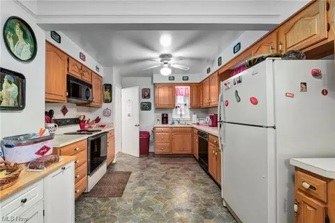 Kitchen - 1750 E 230th, Euclid, OH 44117 photo 1 of 5