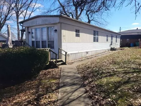 832 4th St, Philo, OH 43771 photo 1