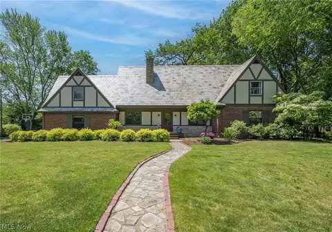 2856 Hastings Rd, Silver Lake, OH 44224