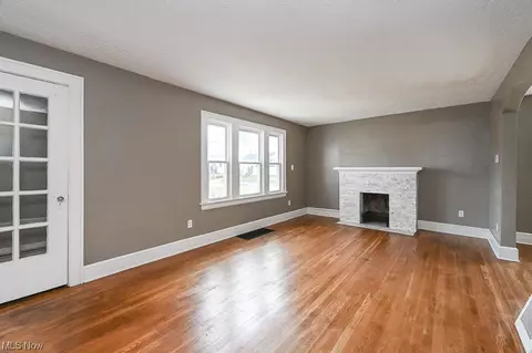Living - 1012 Peerless, Akron, OH 44320 photo 2 of 2