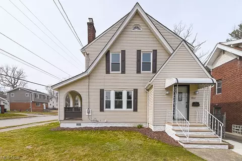 1012 Peerless, Akron, OH 44320