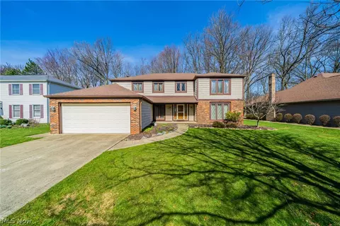 28140 Southbridge Cir, Westlake, OH 44145