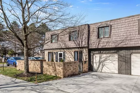 585 Tollis Pkwy, Broadview Heights, OH 44147