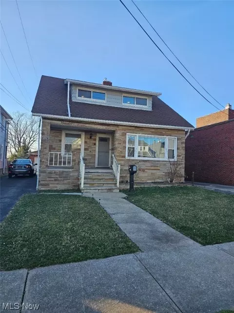 4626 Warner Rd, Garfield Heights, OH 44125