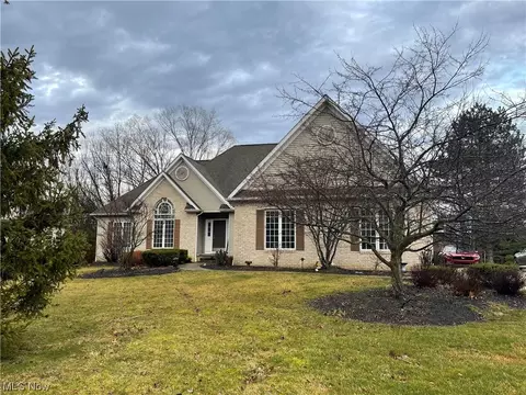 7555 Hunting Lake Dr, Concord, OH 44077