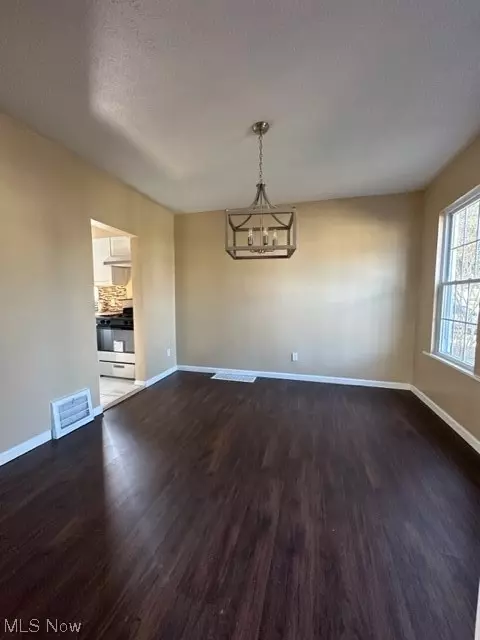 Dining - 1876 E 30th St, Lorain, OH 44055 photo 1 of 1