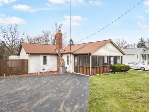2369 Congo, Akron, OH 44305