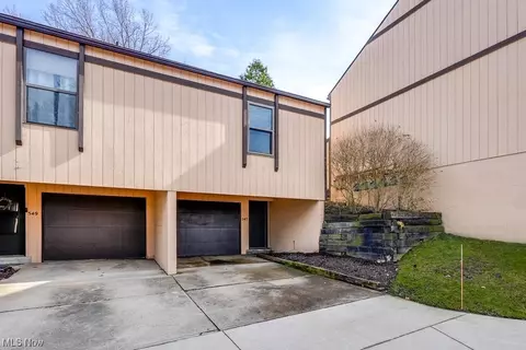 547 Center, Cuyahoga Falls, OH 44221