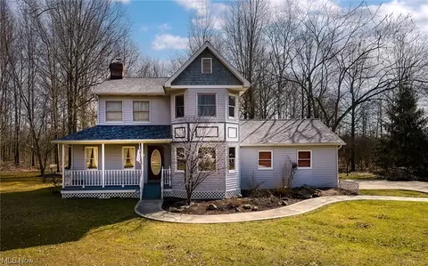 3155 Royalwood Dr, Cuyahoga Falls, OH 44223