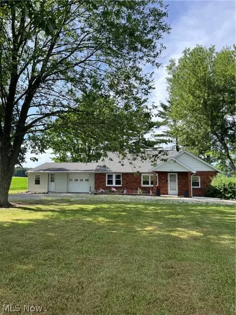 1475 W Britton Rd, Burbank, OH 44214