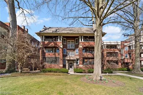 2707 Lancashire Rd #15, Cleveland Heights, OH 44106