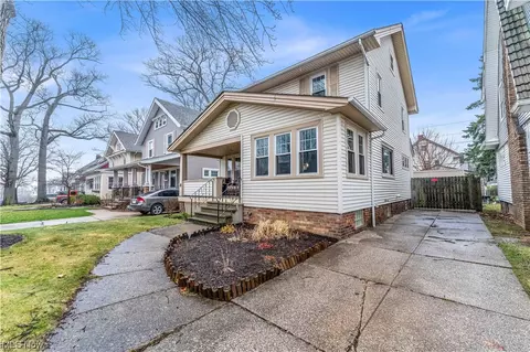 1667 Parkwood Rd, Lakewood, OH 44107